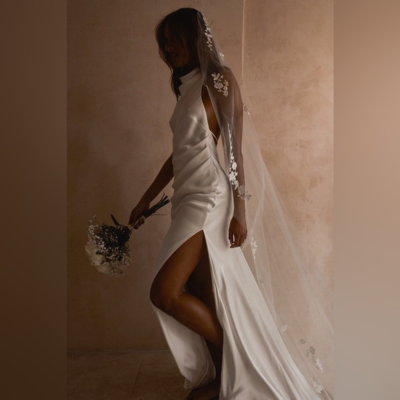 Grace Loves Lace Goldie wedding dress $3350 New without tag - Picture 2 of 15